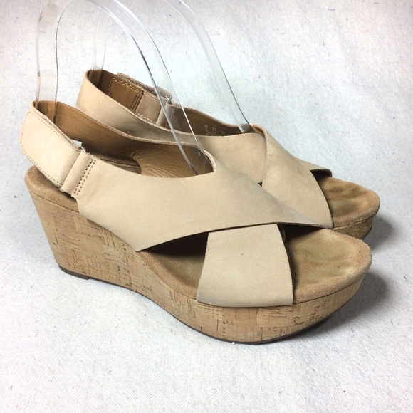clarks tan wedge sandals